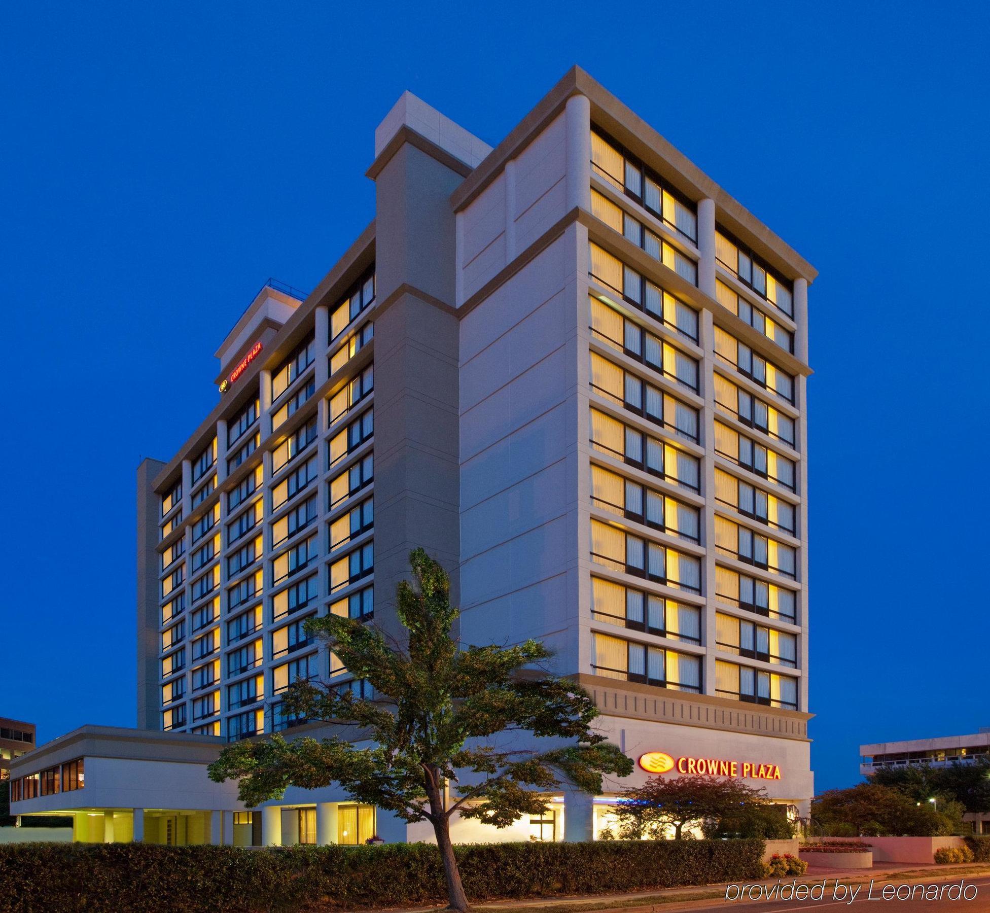 Crowne Plaza Hotel Old Town Alexandria Exterior photo